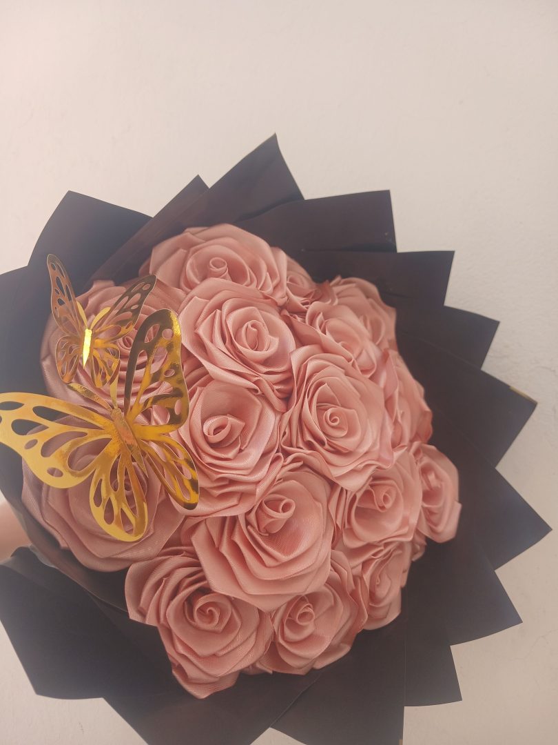 داريا    بوكيه ورد ساتان - RahaBay product image